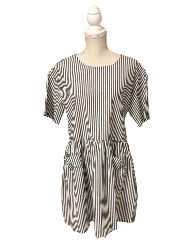 Black And White Stripe Dress With Pockets