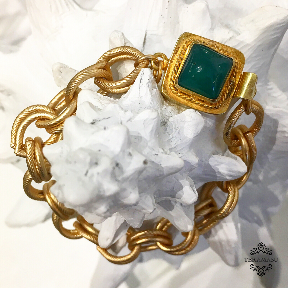 "Want It" Wednesday: The Perfect Dark Green and Gold Vintage-Inspired Statement Bracelet for Fall