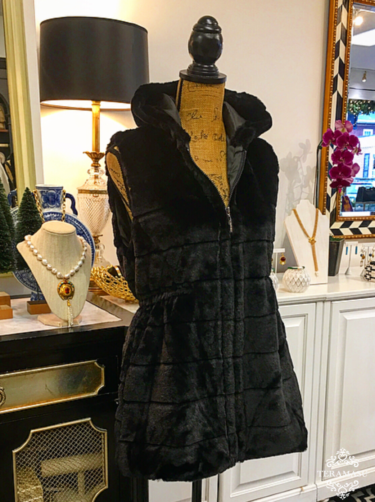 Living Ladylike: The Cutest & Chicest Faux Fur Vest for Your One-of-a-Kind, Cold-Weather Style from Teramasu