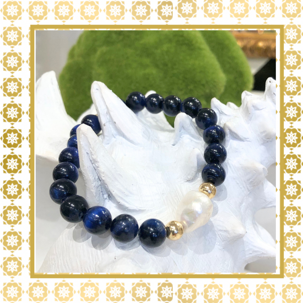 Luxury Baroque Pearl Gratitude Bracelet 14K Gold Filled in Navy Blue Agate Clarity Strength Motivation