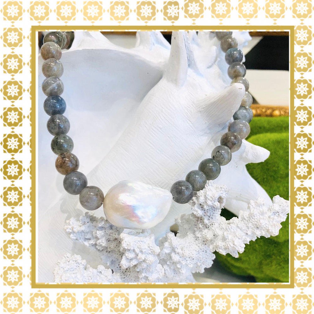 Beautiful Labradorite Necklace with Large Baroque Pearl