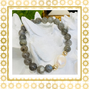 Luxury Baroque Pearl Gratitude Bracelet 14K Gold Filled in Labradorite Confidence Inspiration Personal Growth